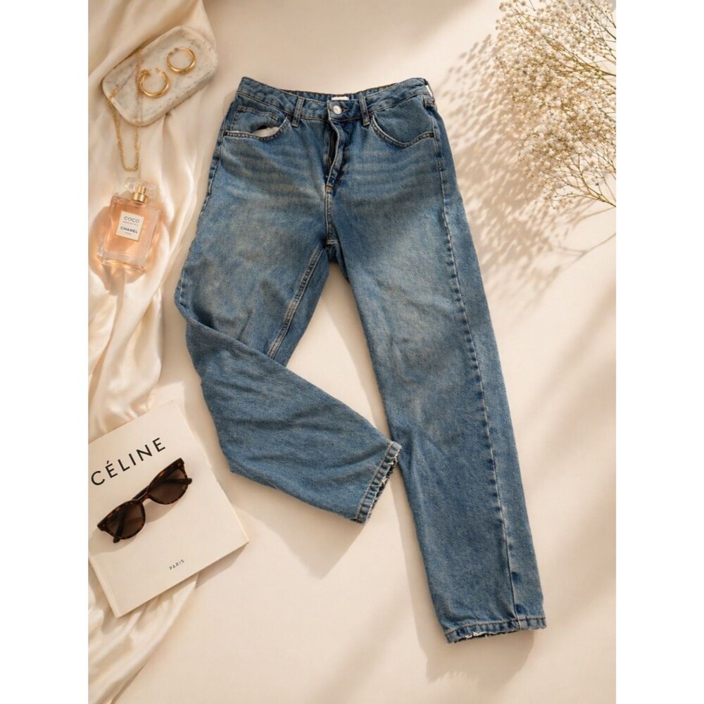 BDG Urban Outfitters Light Wash Mom Jeans W31 L32